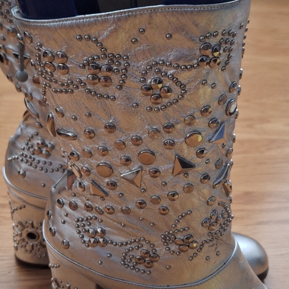 Fantasy Collection Vintage Silver Studded Boots 8.5 EUC - Picture 4 of 12